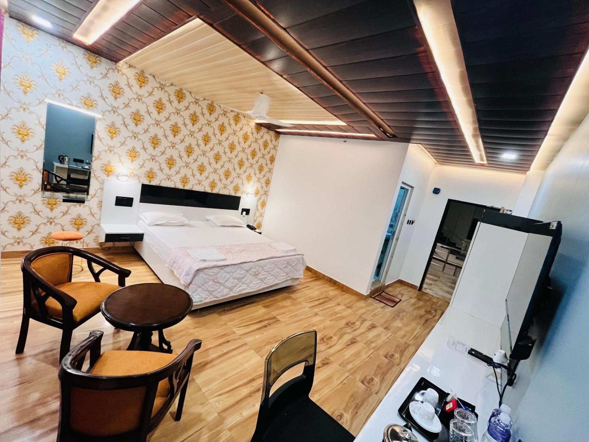 Hotel Buddha Park, Paharia, Варанаси Экстерьер фото